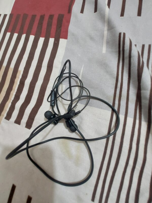 Nokia WB101 sound isolation wired earphone - Image 4