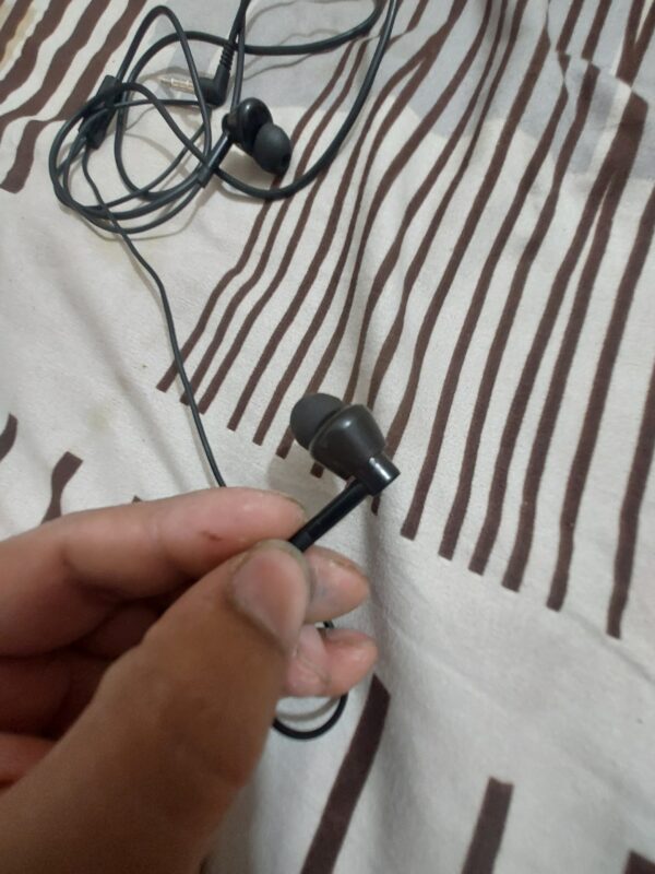Nokia WB101 sound isolation wired earphone - Image 5