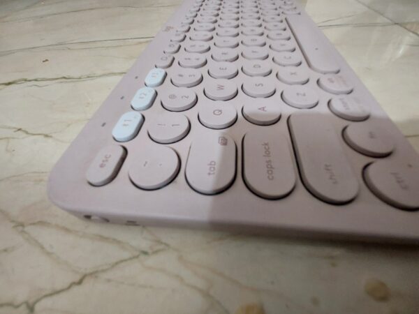 Logitech K350 wireless keyboard - Image 3