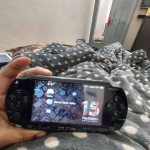 Psp fat (Phat)1001 with original charger and 2gb card