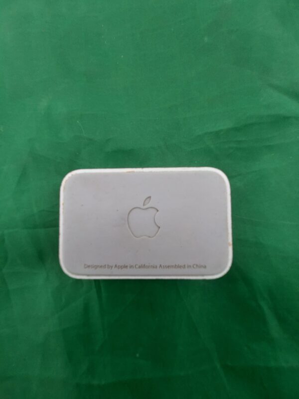 Apple charging dock for mobile and ipod - Image 3