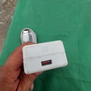 One plus dash charger with original type-C cable