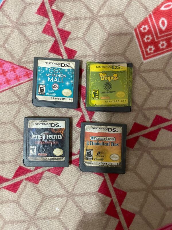Nintendo ds pack of 4 cartridges