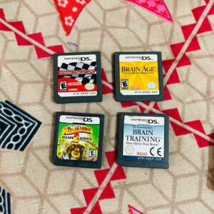 Pack of 4 nintendo ds cartridges