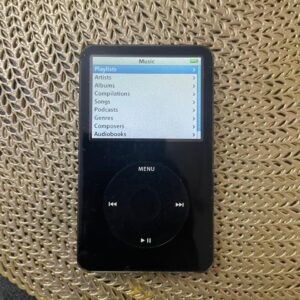 Apple ipod classic 30gb with charger