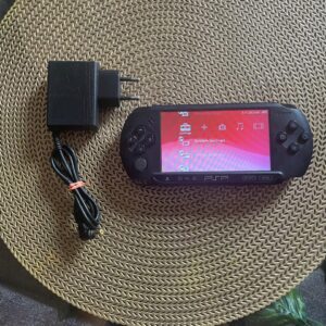 Psp street e1000 with original charger