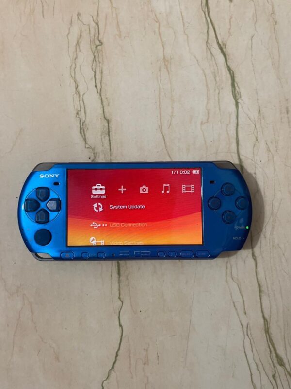 Psp 3000 blue perfect condition with original charger