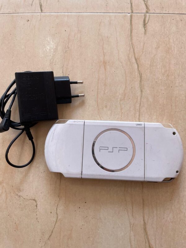 Sony ceramic white psp limited edition - Image 3
