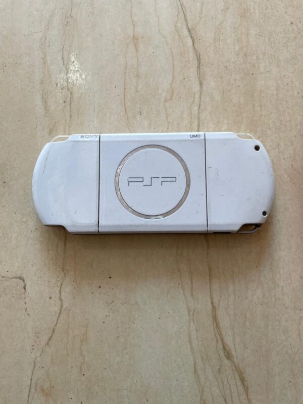Sony ceramic white psp limited edition - Image 2