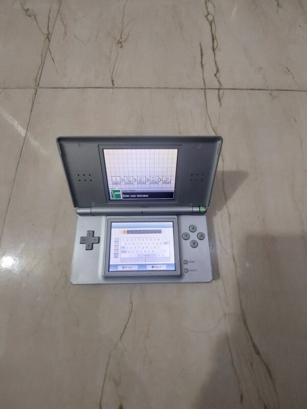 Nintendo ds lite silver in good condition